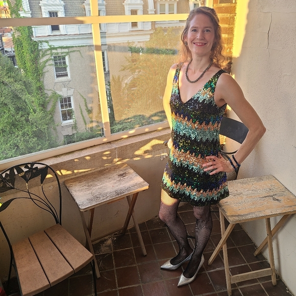 Meet your Posher, Olivia - Picture 2 of 3